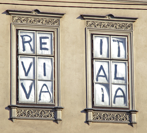 Vienna, window on Linke Wienzeile